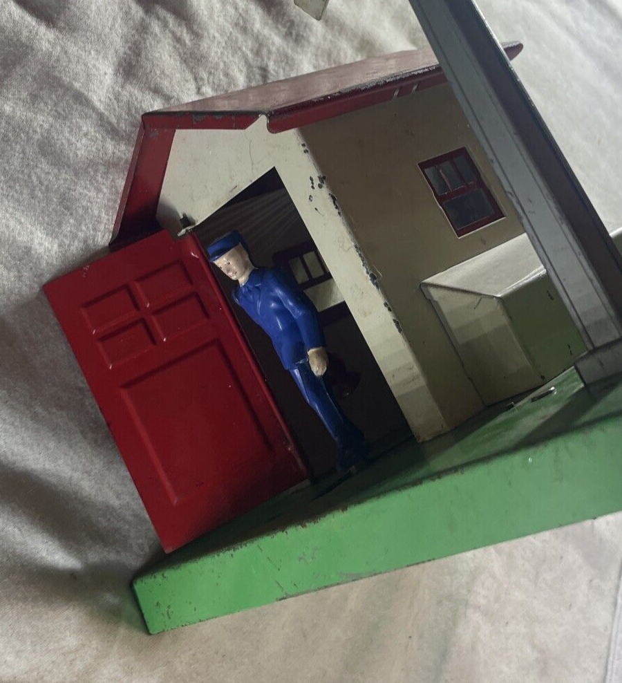 🚂 Vintage Lionel 45N Gateman. C-5 Good Condition. White Crossing Sign. TESTED!!