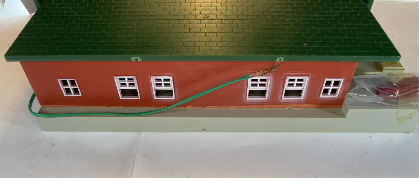 🚂HO Scale Bachmann 3015 Lighted Passenger Station NIB! C-10
