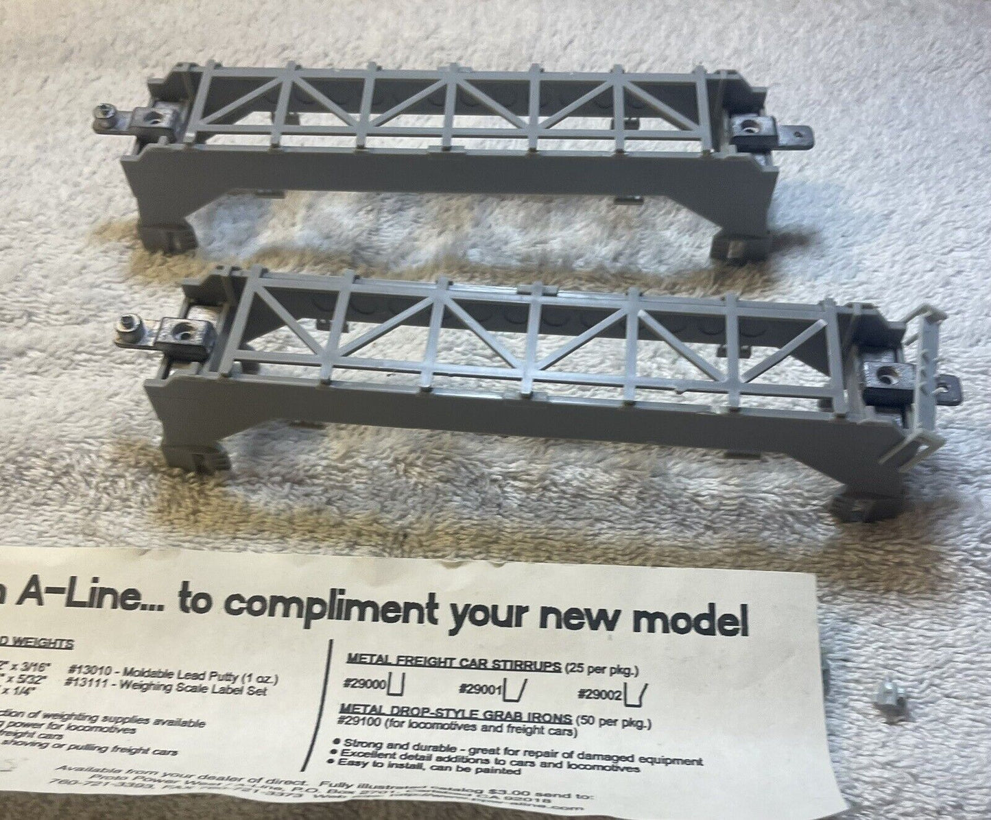 HO Scale Gunderson #27103 Container Car Kits. Unsure if Complete. Sold AS-IS