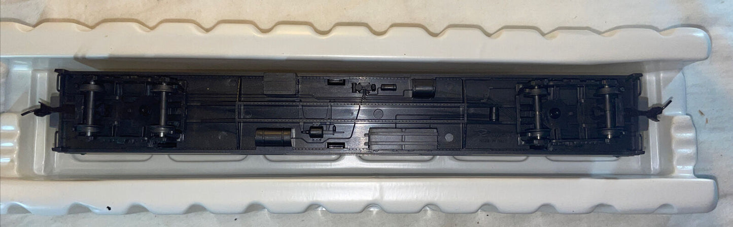 HO Scale IHC Union Pacific Smooth Side Baggage Car #5608. C-8 LN