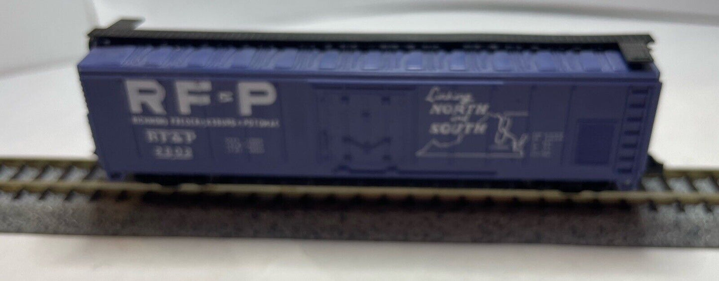 N Scale Life-Like 7735 RF&P 50' Boxcar #2802. C-7 Excellent
