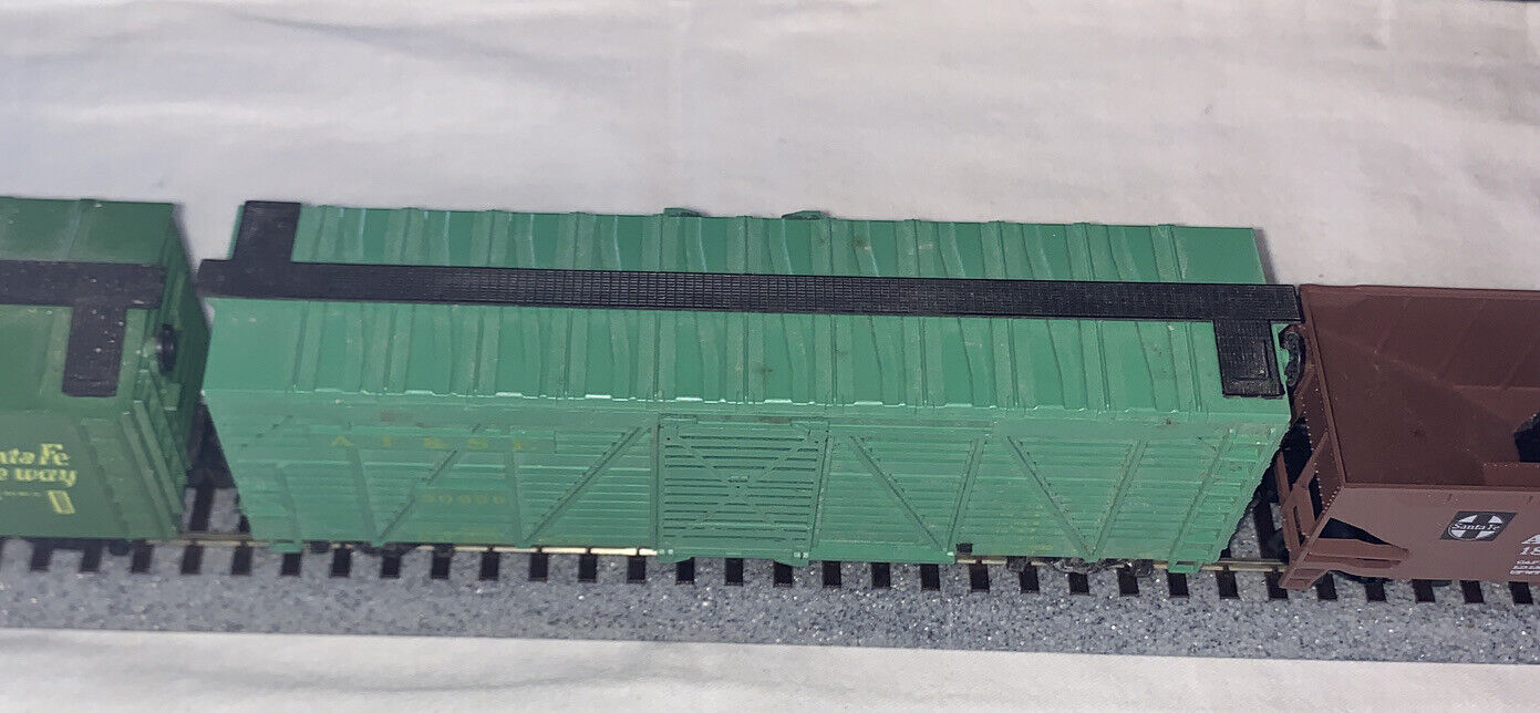 🚂 HO Scale Santa Fe 4 Car Set! Box Car, Stock Car, Hopper & Work Cars. C3-C7