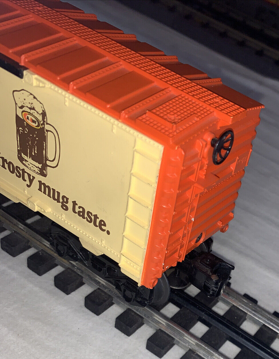 🚂 Lionel 7801 A&W Root Beer Boxcar. Orange/Cream colored C-6 Very Good. TESTED!