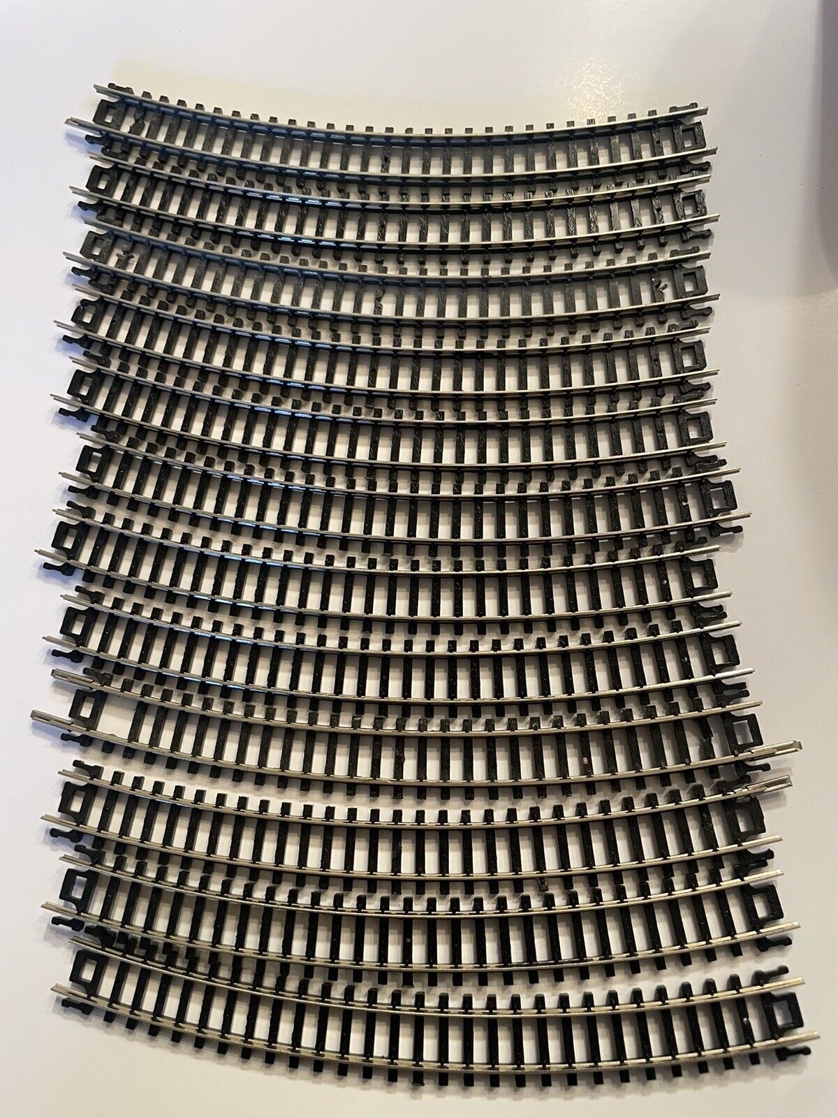 N Scale Atlas 2520 11" Radius 12 Pieces Curved Track C-6 Very Good Condition