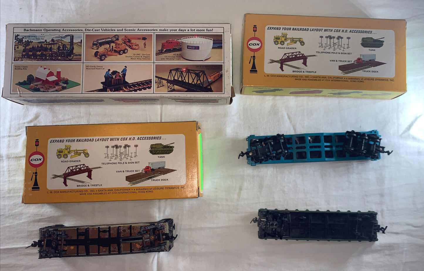 🚂 HO Scale Set of 5 Lumber Cars and 1 Lumber Truck. Various Brands/Conditions