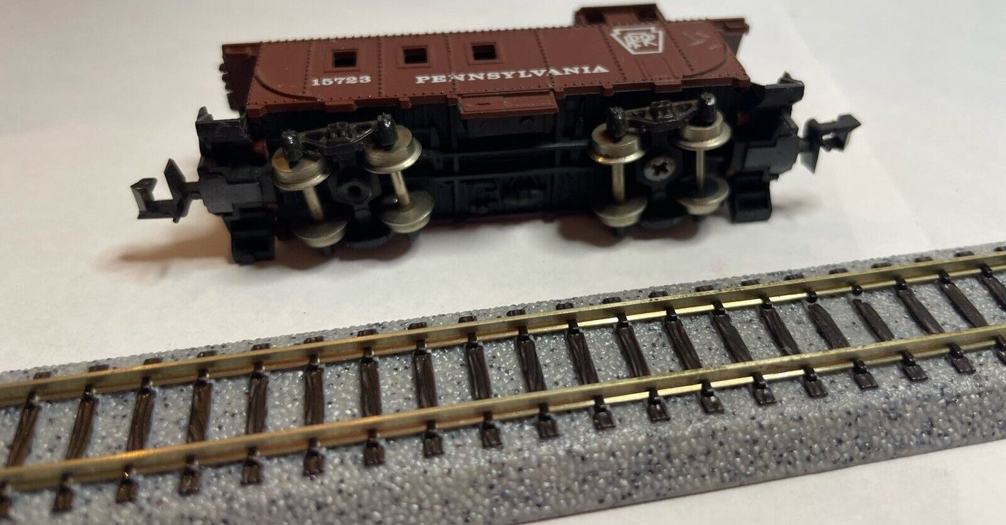 N Scale Mehano 20000 Pennsylvania PRR Caboose #15723 C-5 Good