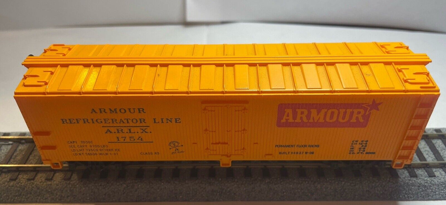 HO Scale Mantua Armour 40' Reefer ARLX #1754