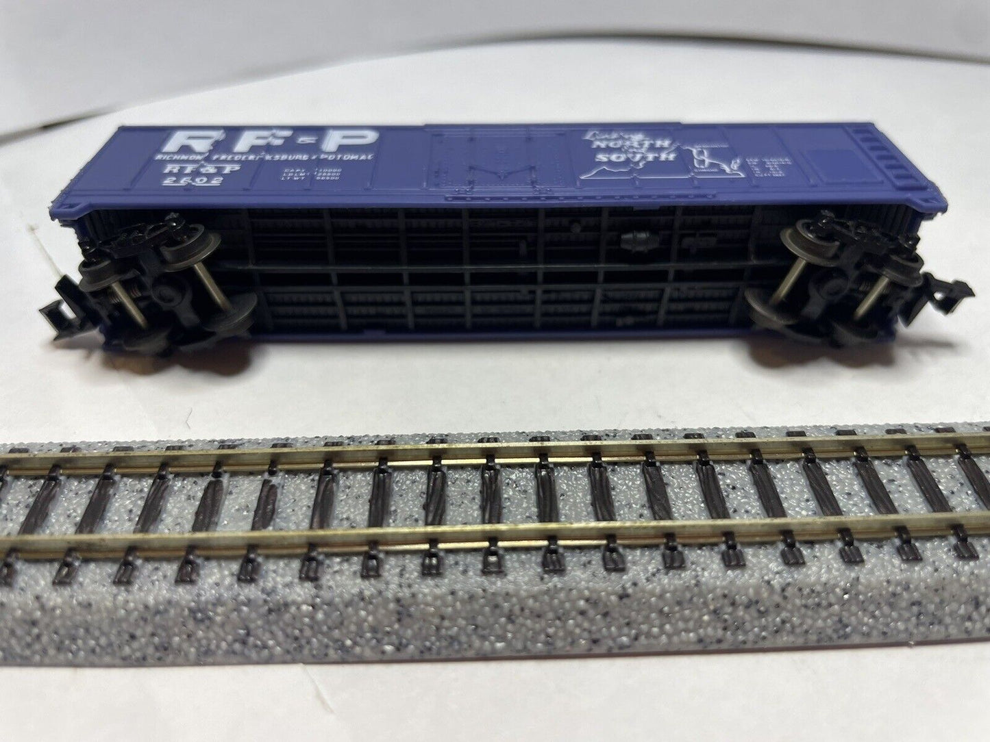 N Scale Life-Like 7735 RF&P 50' Boxcar #2802. C-7 Excellent
