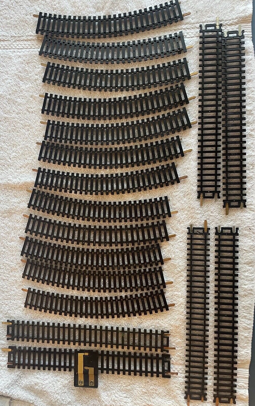 Lot 18 Atlas HO Scale Brass Rail Snap Track15" R /9" Terminal