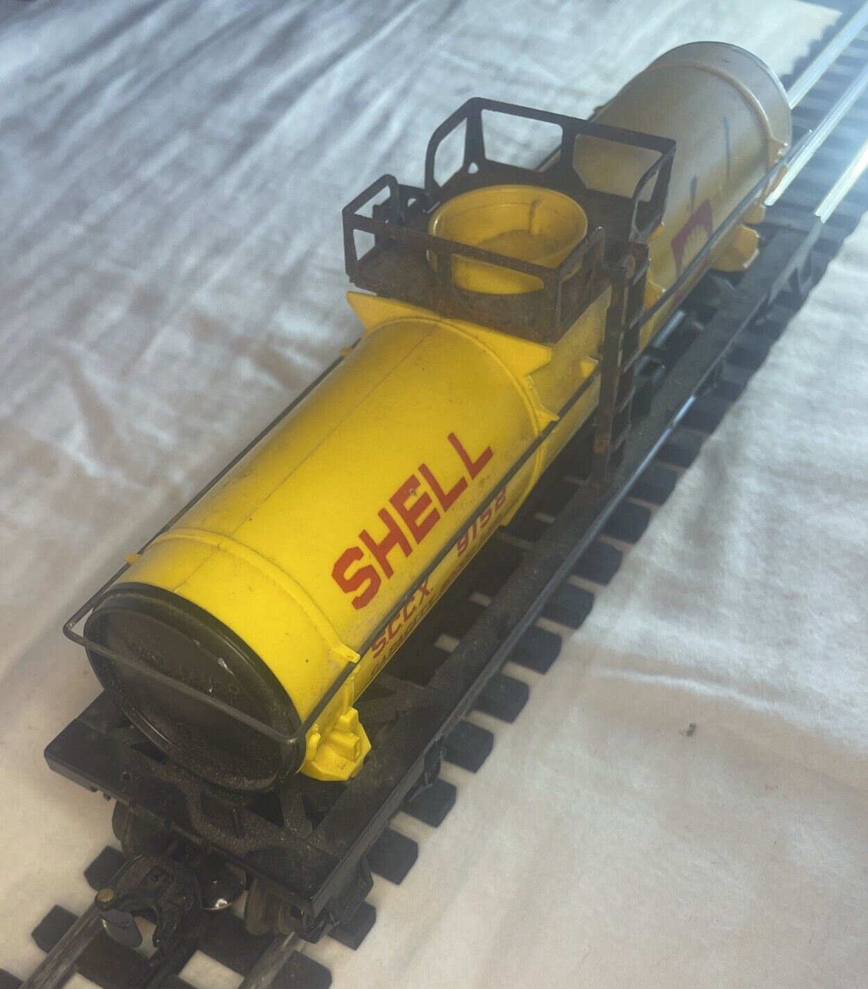 🚂 O Gauge Lionel 9152 Shell Tank Car, yellow. C-4 Fair (missing top piece)