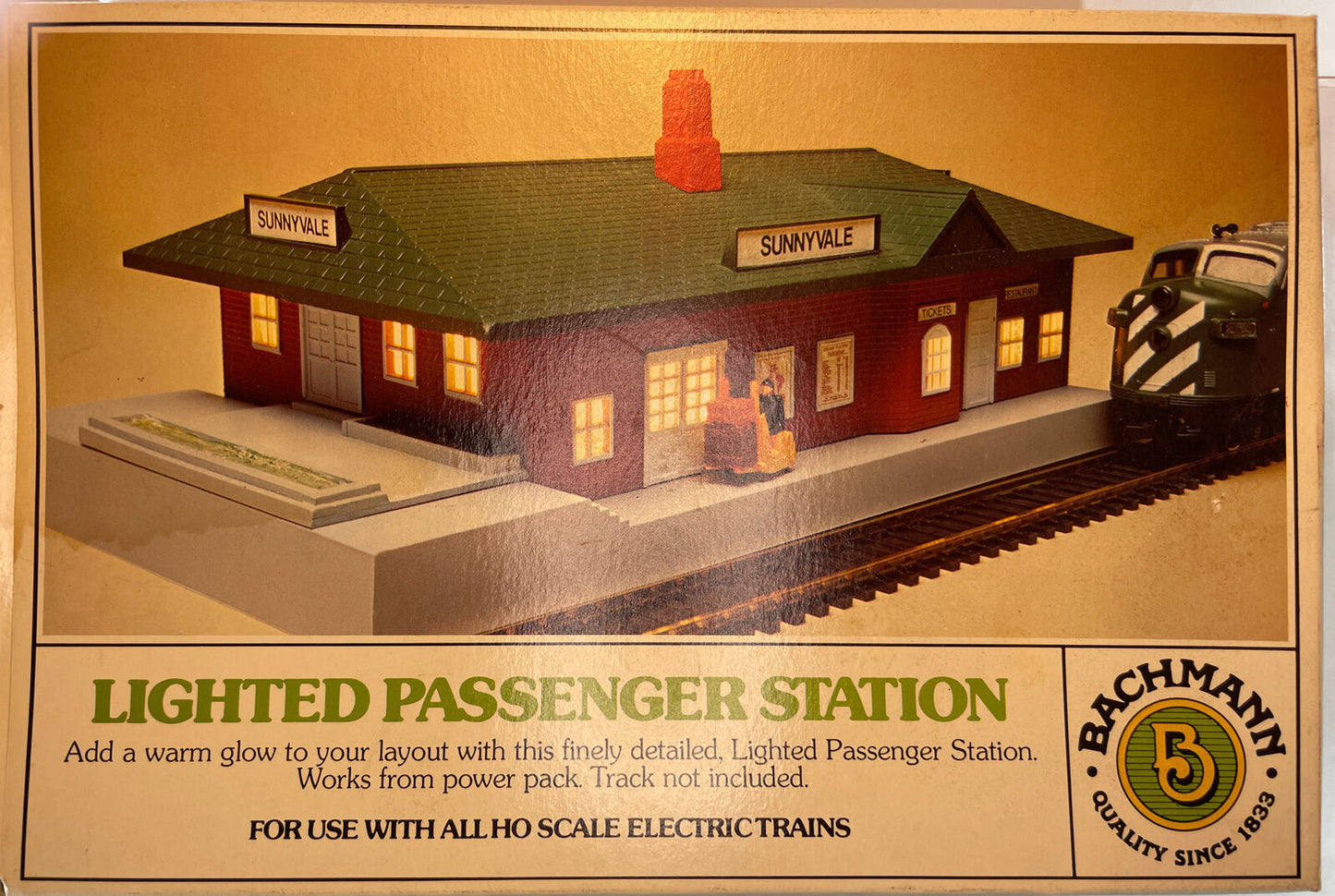 🚂HO Scale Bachmann 3015 Lighted Passenger Station NIB! C-10