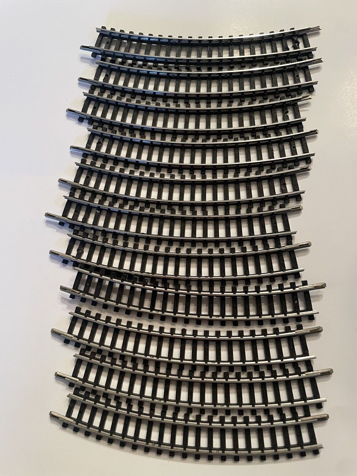 N Scale TRIX 4912 9 3/4" Radius 11 Pieces Curved Track C-6 Very Good Condition