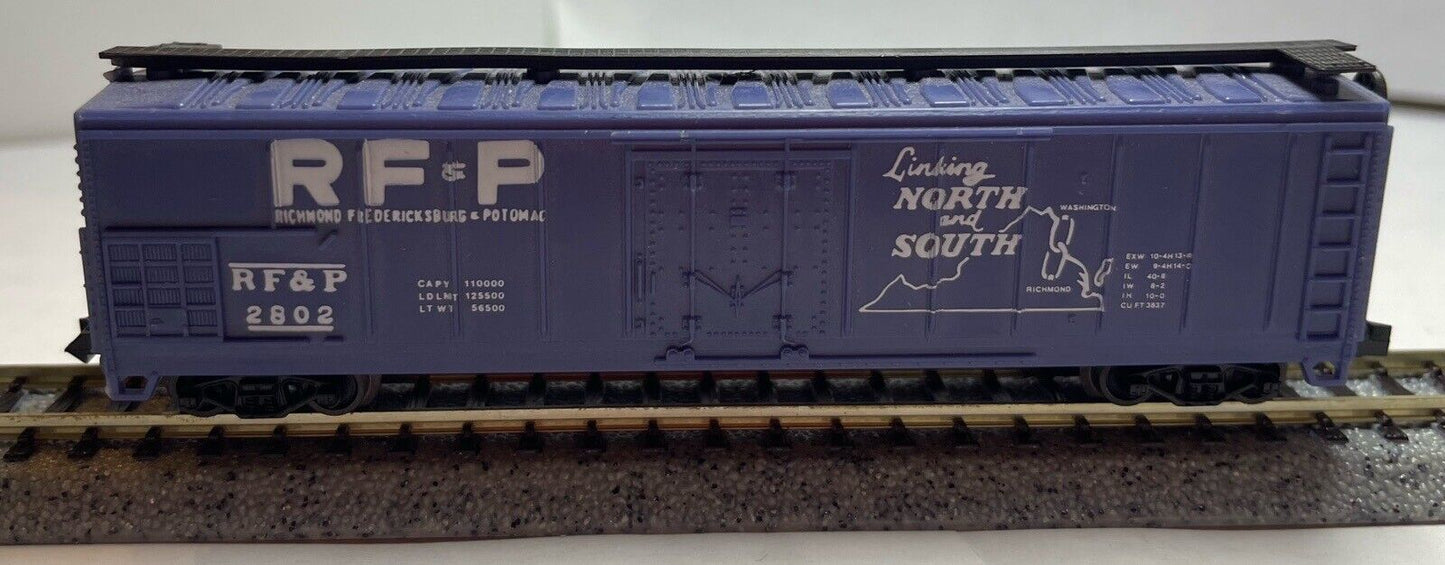 N Scale Life-Like 7735 RF&P 50' Boxcar #2802. C-7 Excellent
