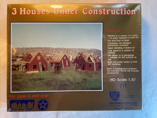 🚂 HO Scale IHC 711 - 3 Houses Under Construction. Brand New / Sealed In OB!!