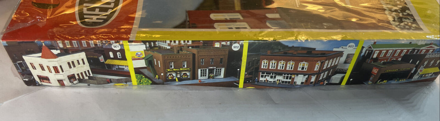 🚂 HO Scale Heljan 908 Gas Station. Brand New In Original Box!!