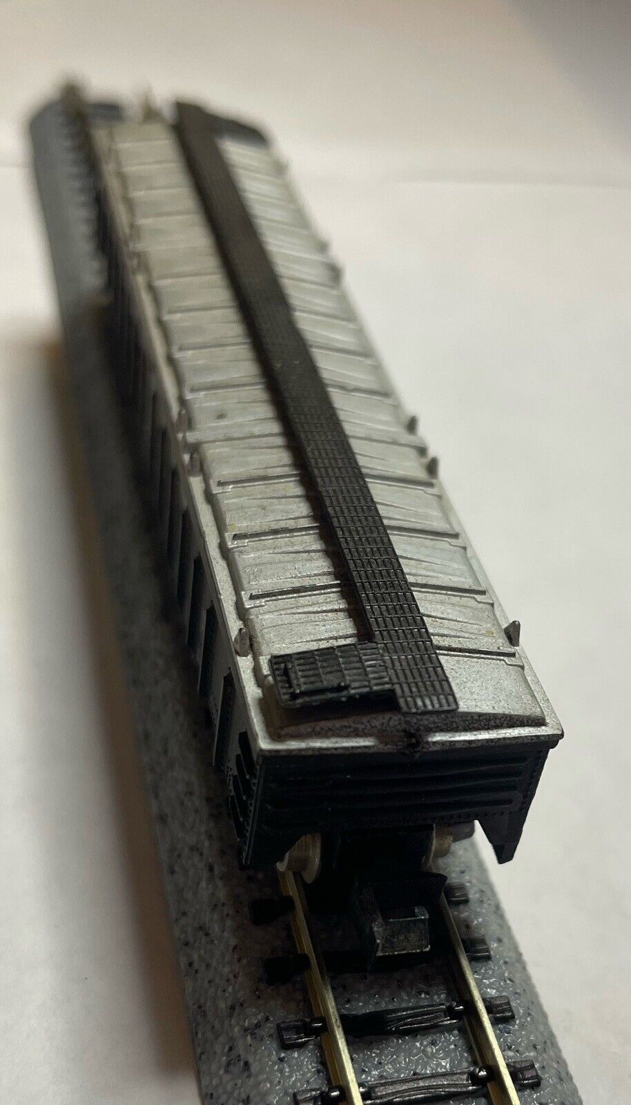 N Scale AHM 4453 Chicago & Eastern Illinois 50' Covered Gondola #82005 C-5 Good
