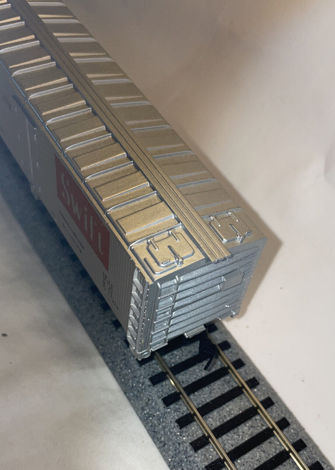 HO Scale TYCO 329A Swift SLRX #4226 Boxcar C-8 LN (in non-original box)