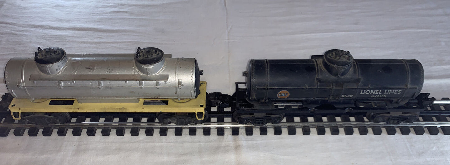 🚂 Lionel 6465 & 6025 Tank Cars. Black & Silver. C-5 Good. Serviced / Tested.