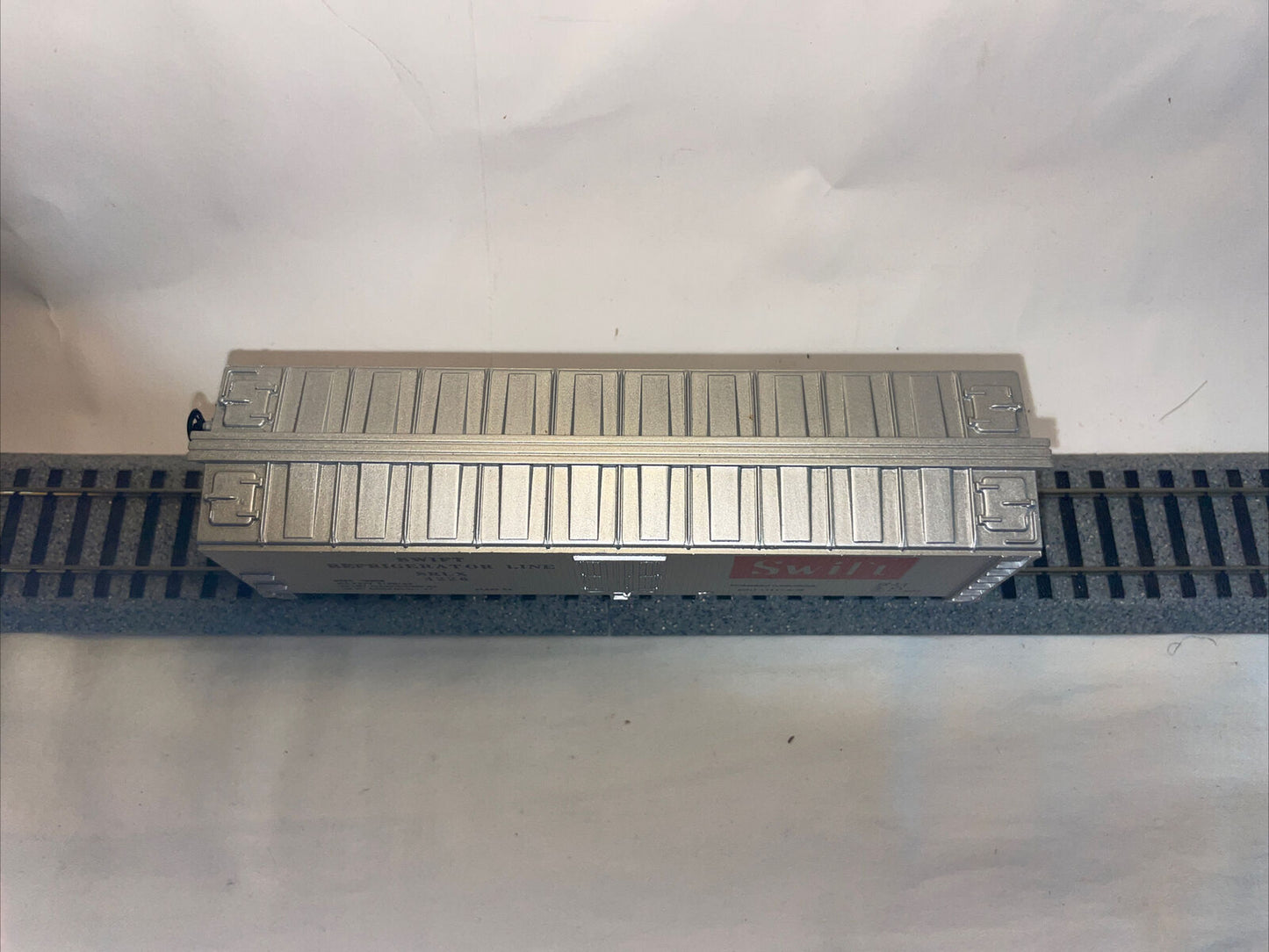 HO Scale TYCO 329A Swift SLRX #4226 Boxcar C-8 LN (in non-original box)