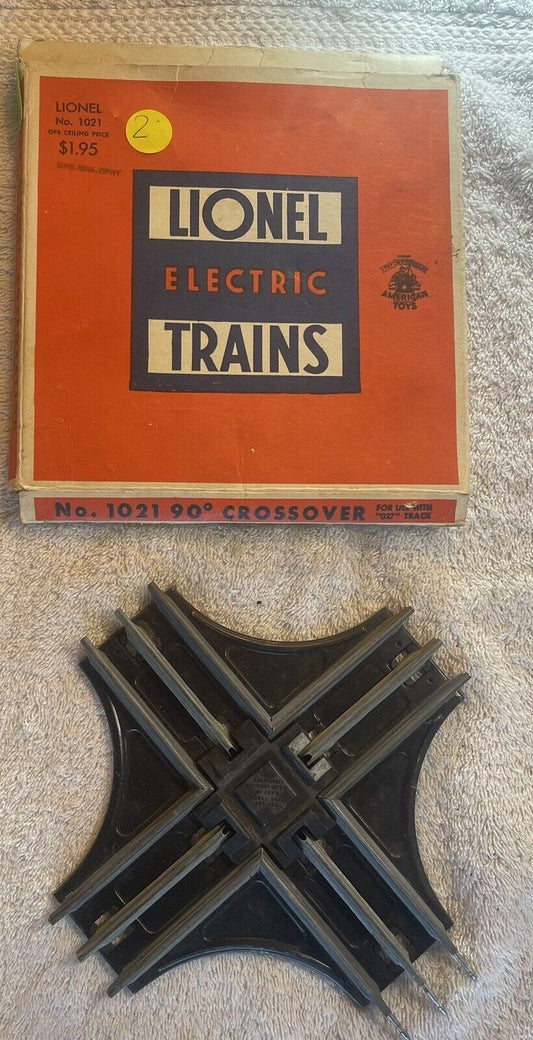 Lionel 1021 90 Degree Crossover in OB. Very Good Condition.