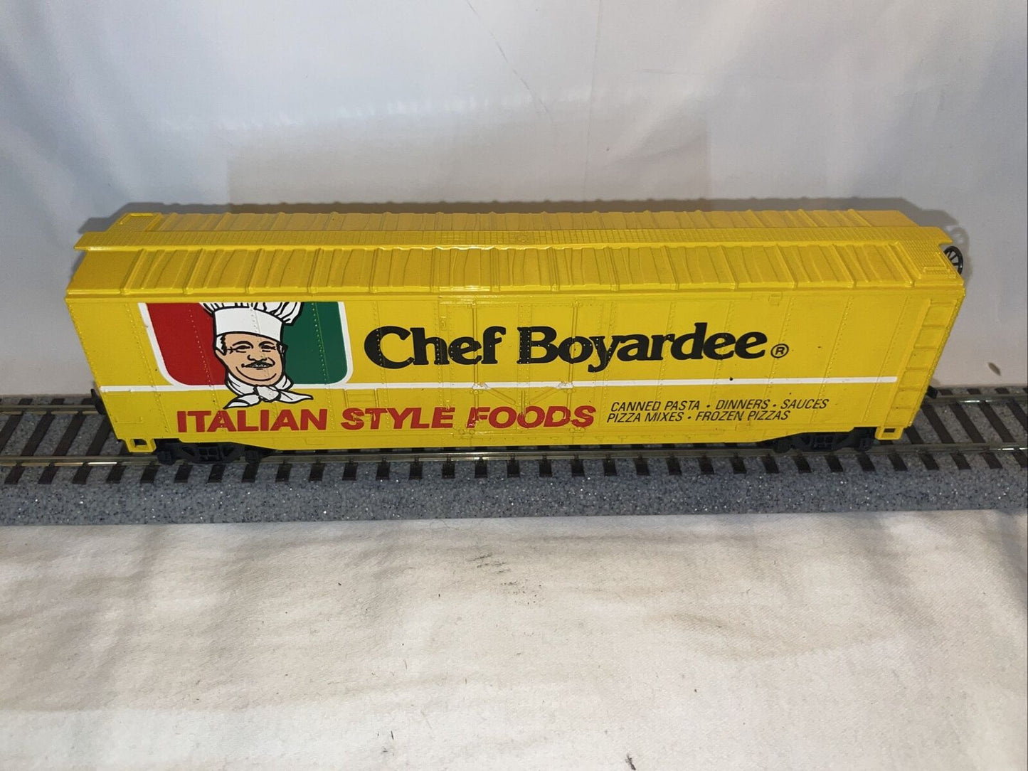 HO Scale Bachmann 1081 Chef Boyardee 51' Steel Boxcar C-8 LN in Original Box