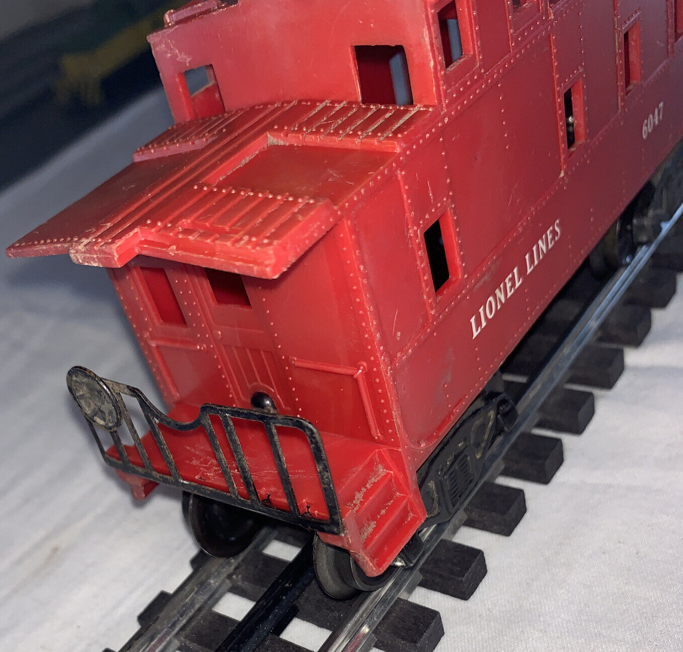 🚂 Lionel 6047 Lionel Lines Caboose, Red. C-5 Good Condition. Serviced / Tested!