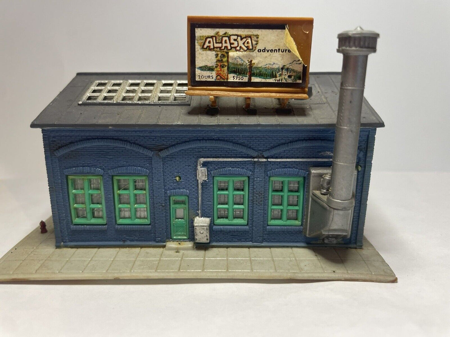 N Scale AHM 4803 One Story Factory C-5 Good Condition