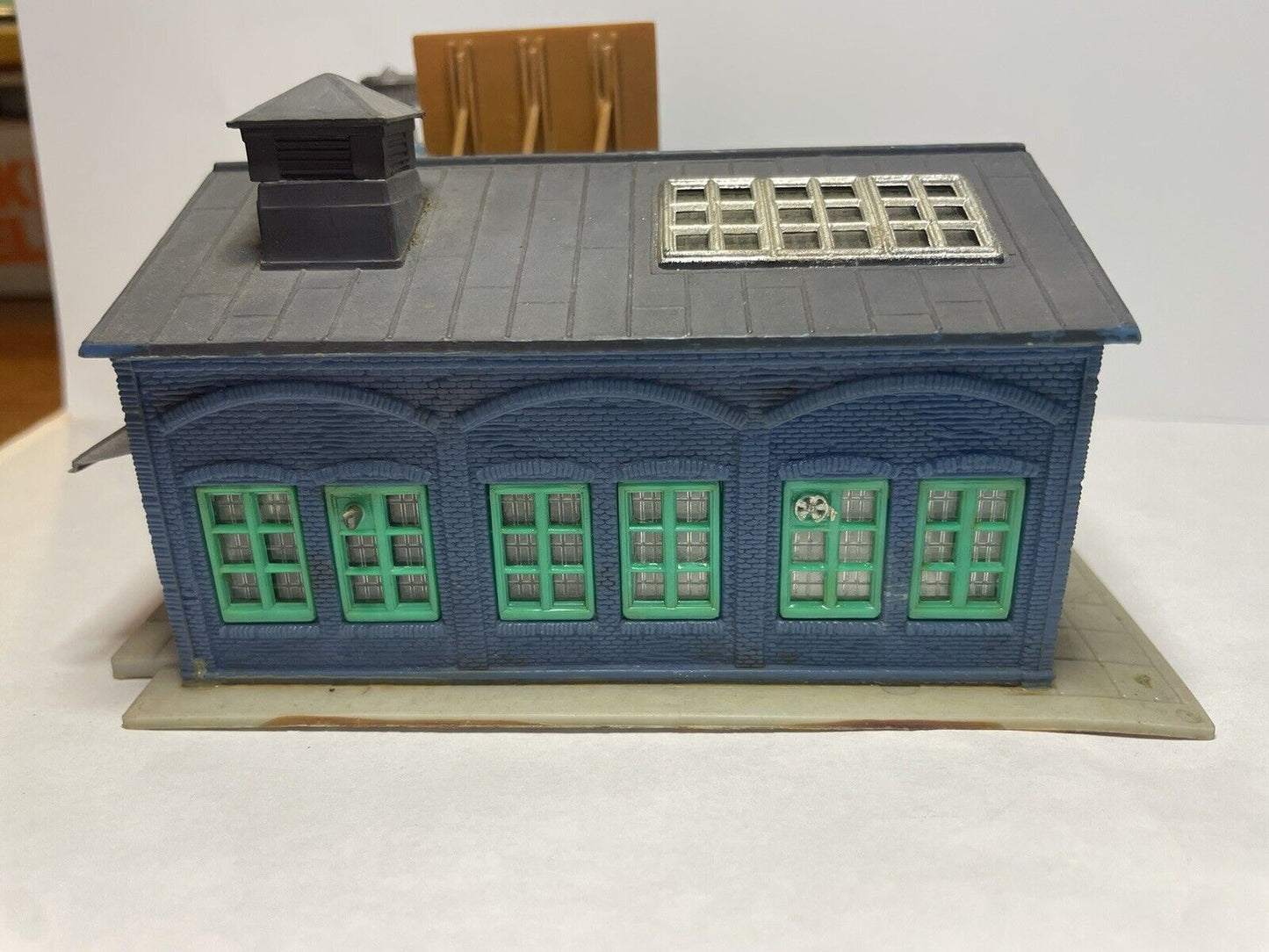 N Scale AHM 4803 One Story Factory C-5 Good Condition