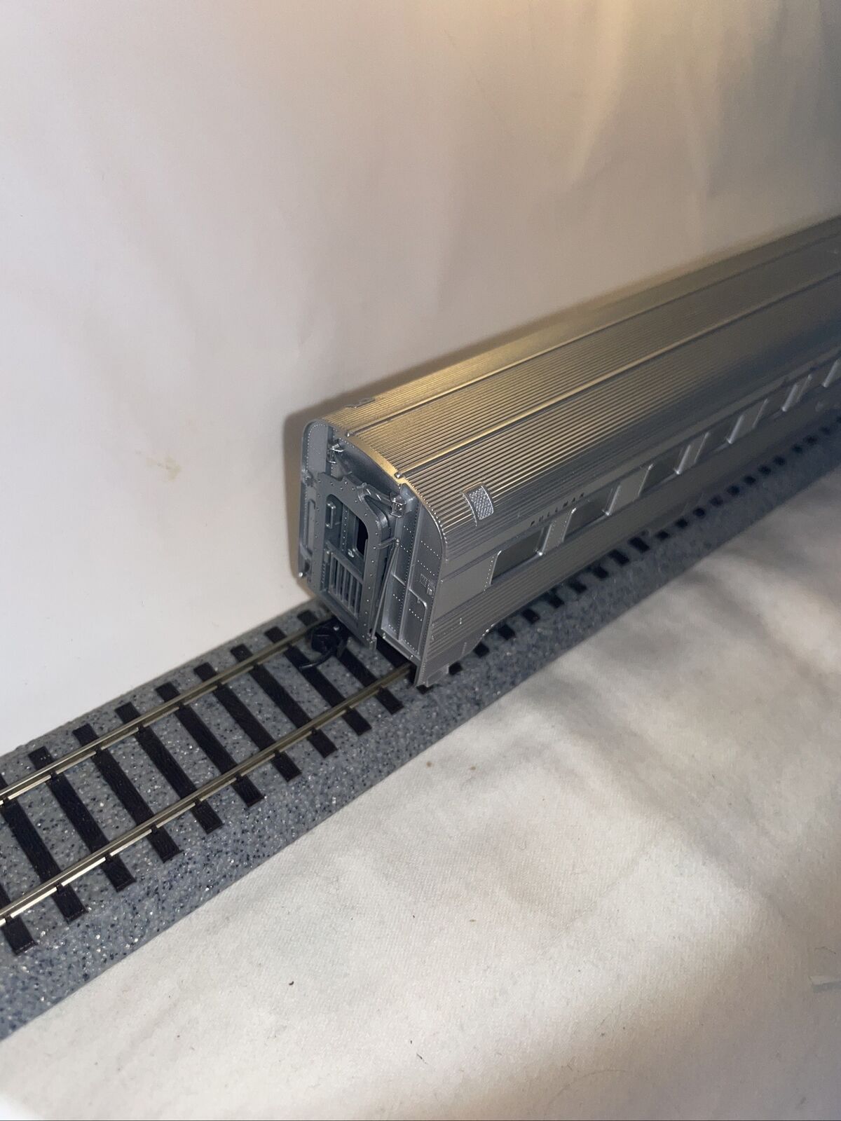 HO Scale IHC 6802-1 Southern Corrugated Roomette Crescent City. C-7 Excellent OB