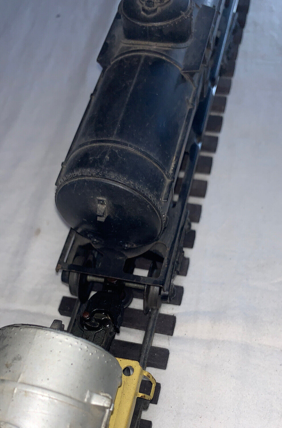 🚂 Lionel 6465 & 6025 Tank Cars. Black & Silver. C-5 Good. Serviced / Tested.