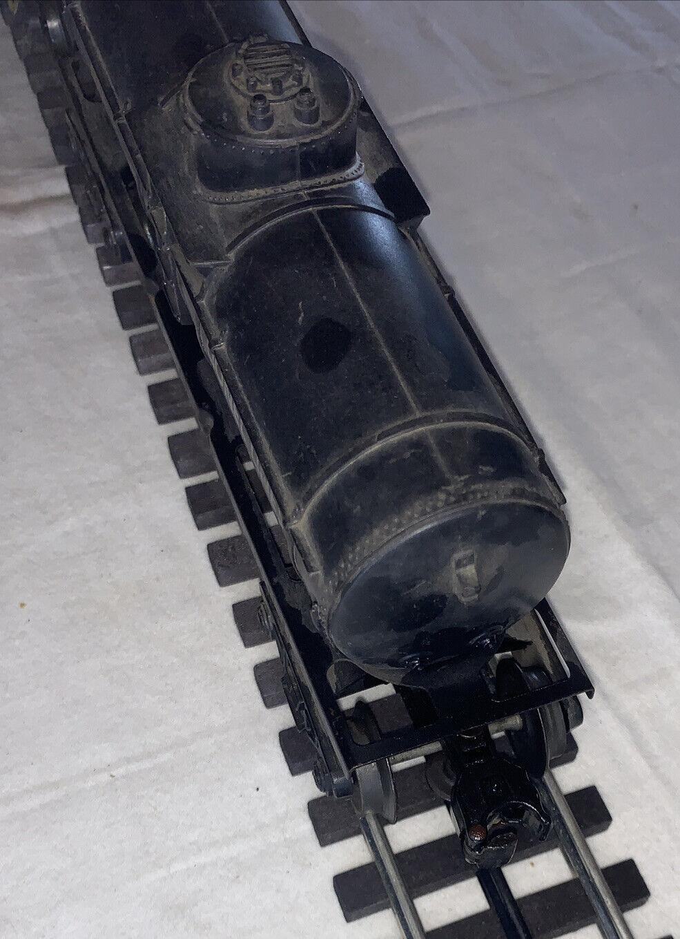 🚂 Lionel 6465 & 6025 Tank Cars. Black & Silver. C-5 Good. Serviced / Tested.