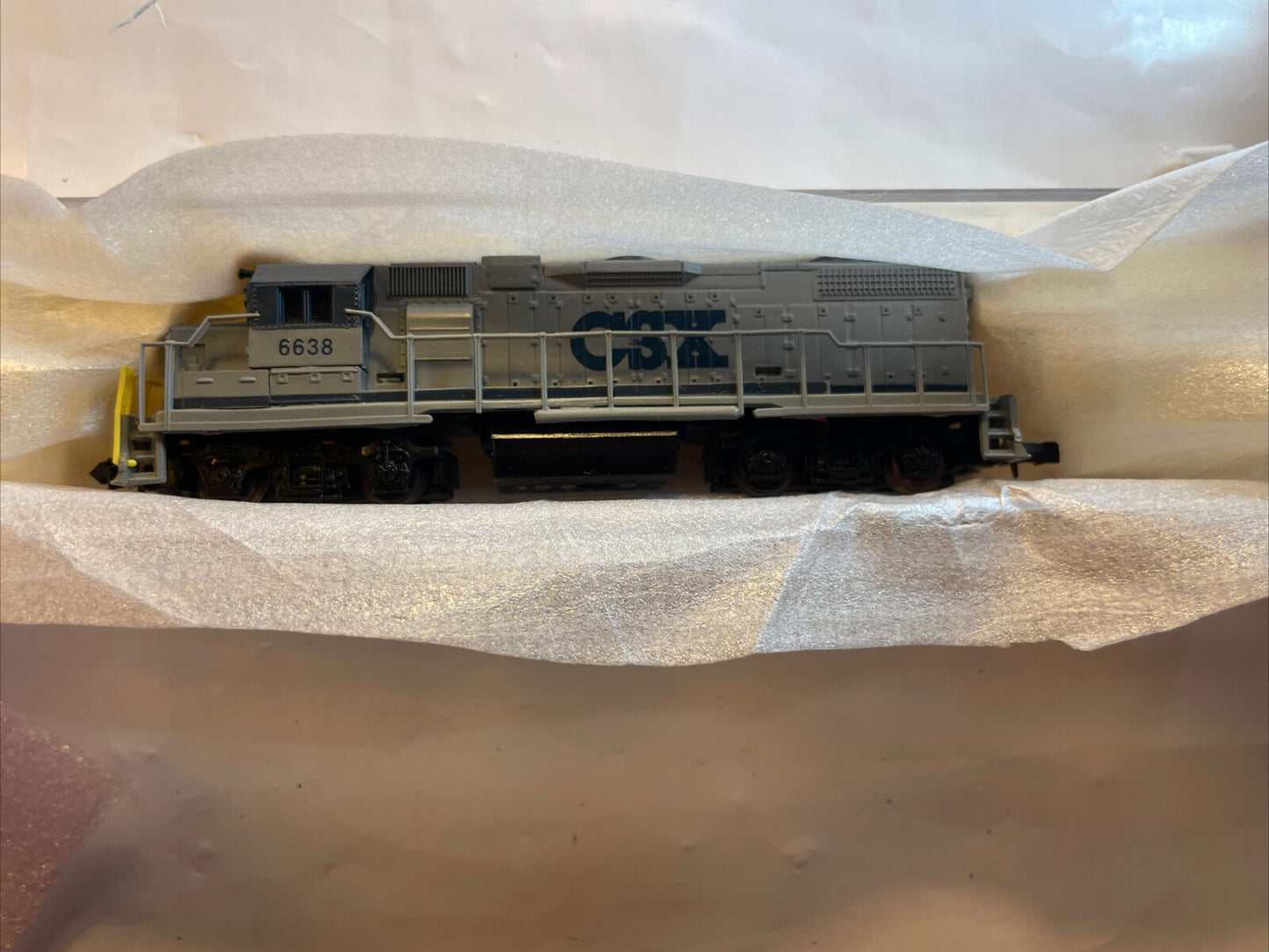 N Scale Life-Like 7842 GP38 Diesel Locomotive Train CSX #6638 Serviced! Tested!
