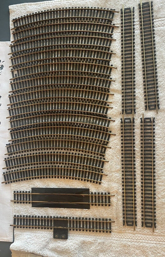 Mixed Lot Of 19 HO TrainTracks 6X9" Straight 13X18"R Curve -  Used