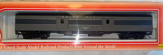 HO Scale IHC Union Pacific Smooth Side Baggage Car #5608. C-8 LN