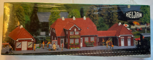 🚂 HO Scale Heljan 1750 Heidenfeld Railway Station. Brand New / Sealed In OB!!