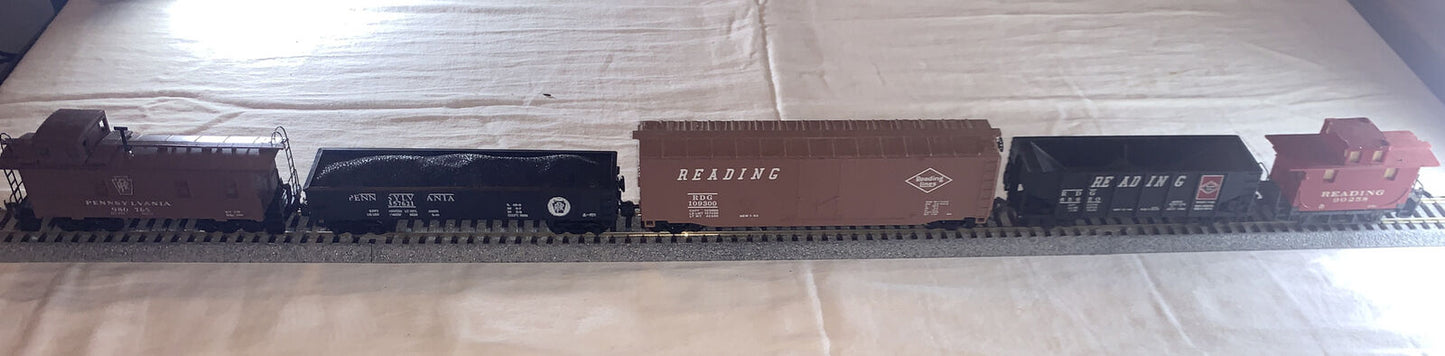 🚂 HO Scale Reading and PRR 5 Car Set! Boxcar, Hopper, Gondola, 2 Cabooses C4-C7