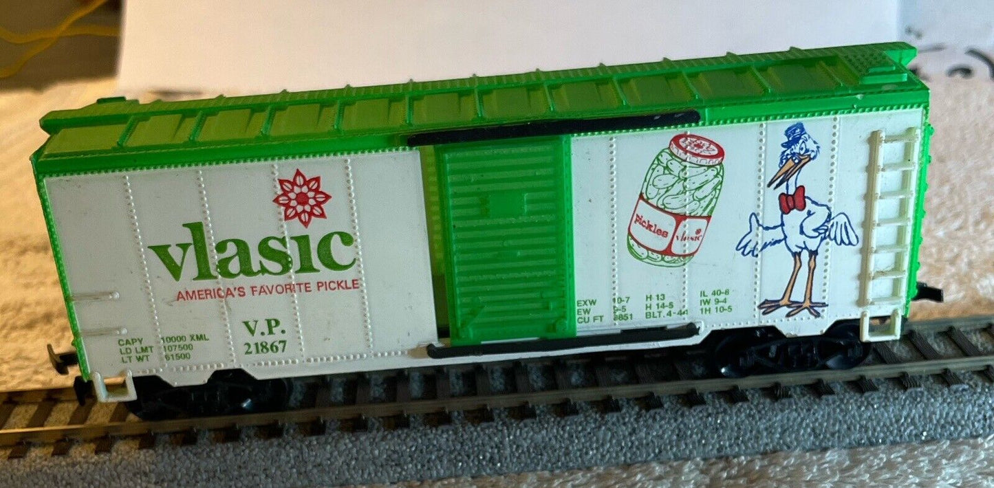 HO Scale Life-Like 8483 Vlasic Boxcar #21867 C-7 Excellent Condition