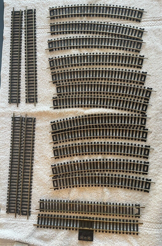 Lot 18 Atlas HO Scale Brass Rail Snap Track 22" R /9" Terminal