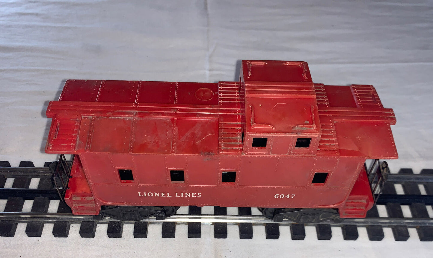 🚂 Lionel 6047 Lionel Lines Caboose, Red. C-5 Good Condition. Serviced / Tested!