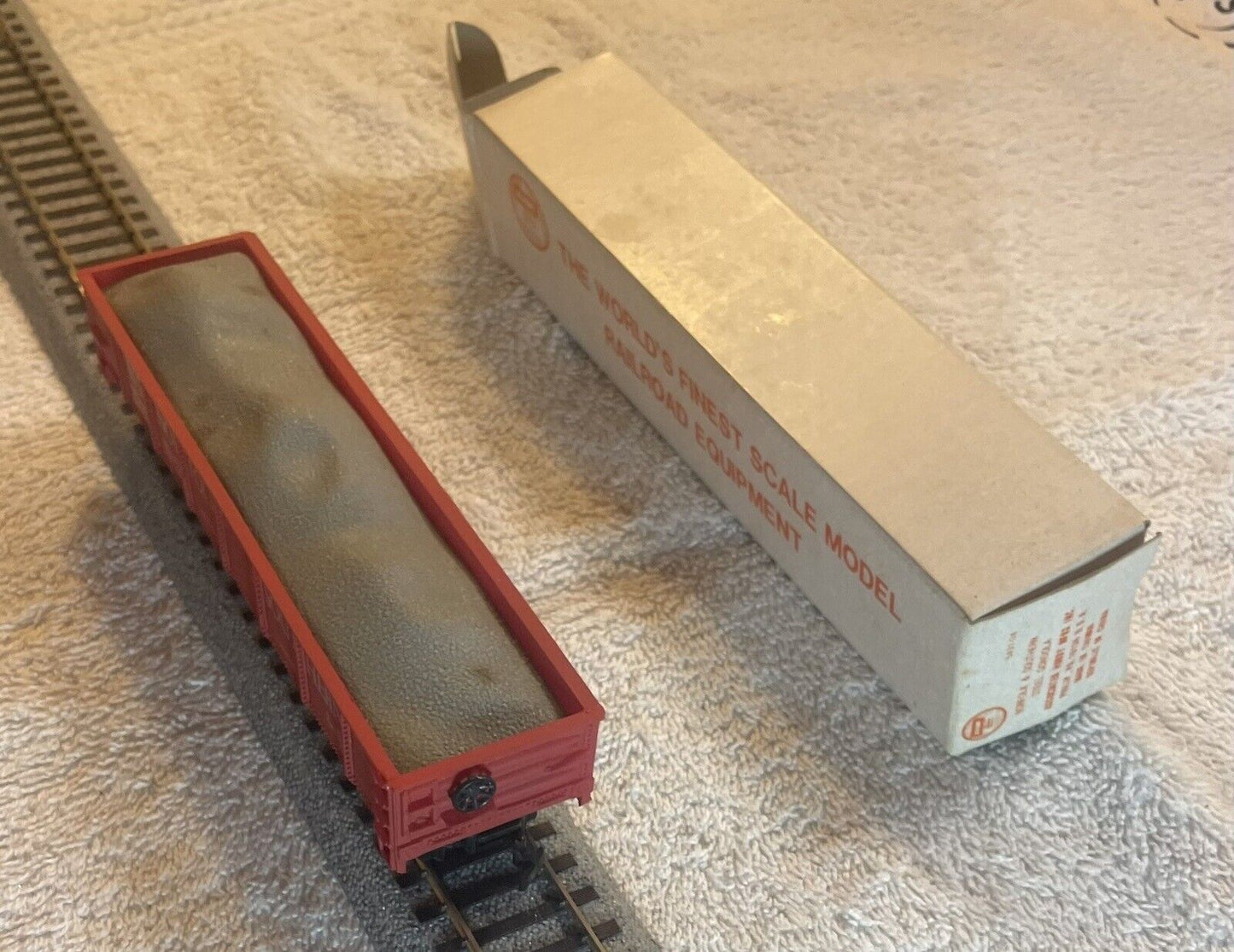 HO Scale AHM 5431-04 Norfolk & Southern Steel Gondola. C-6 VG in OB