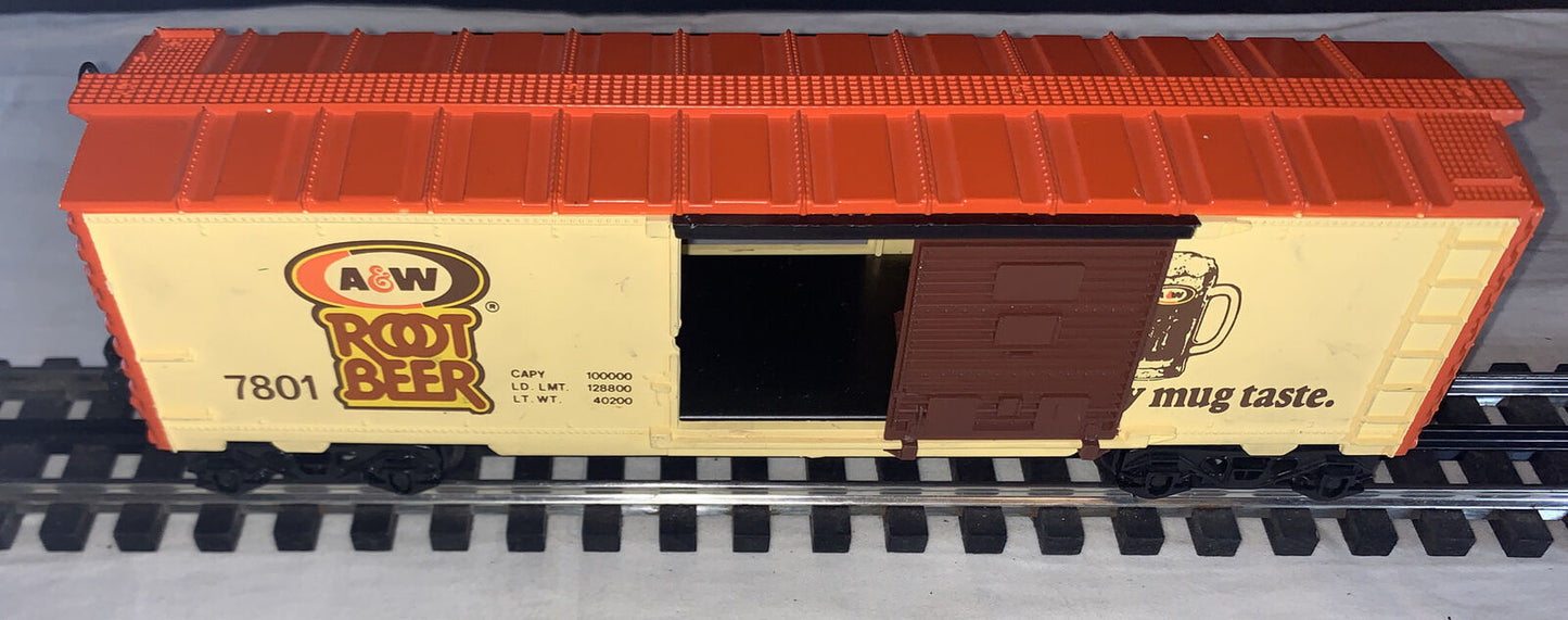 🚂 Lionel 7801 A&W Root Beer Boxcar. Orange/Cream colored C-6 Very Good. TESTED!