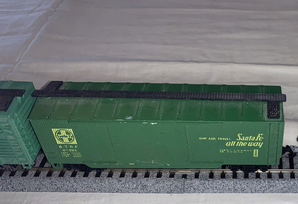 🚂 HO Scale Santa Fe 4 Car Set! Box Car, Stock Car, Hopper & Work Cars. C3-C7