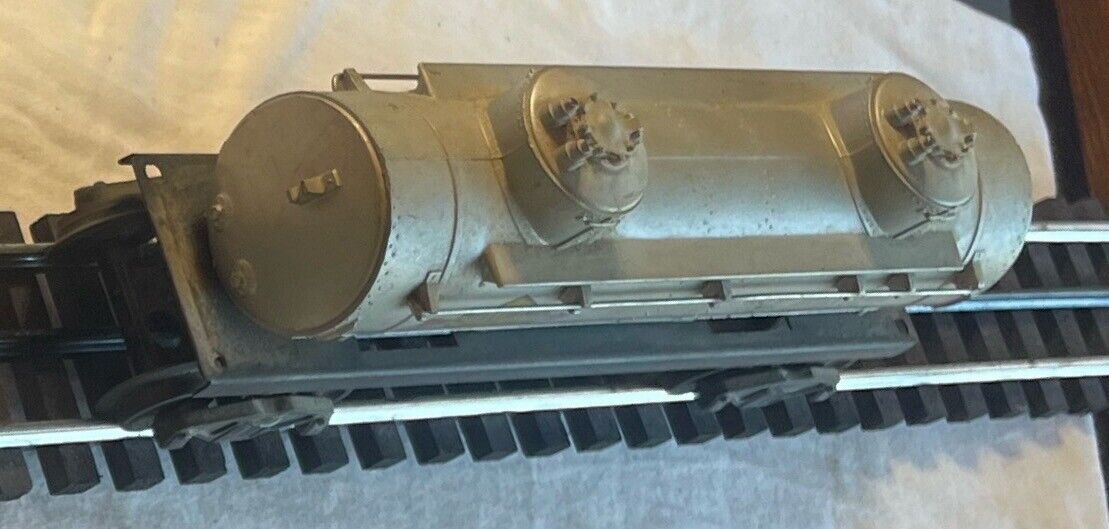 🚂Lionel 6465 Sunoco Tank Car, Silver. C-5 Good Condition Tested