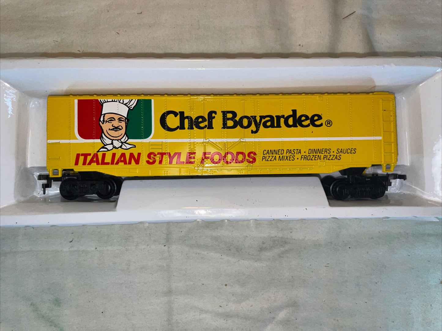 HO Scale Bachmann 1081 Chef Boyardee 51' Steel Boxcar C-8 LN in Original Box