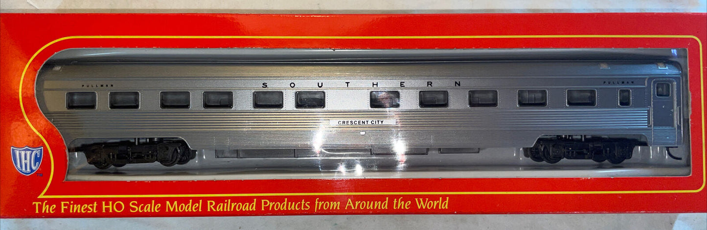 HO Scale IHC 6802-1 Southern Corrugated Roomette Crescent City. C-7 Excellent OB