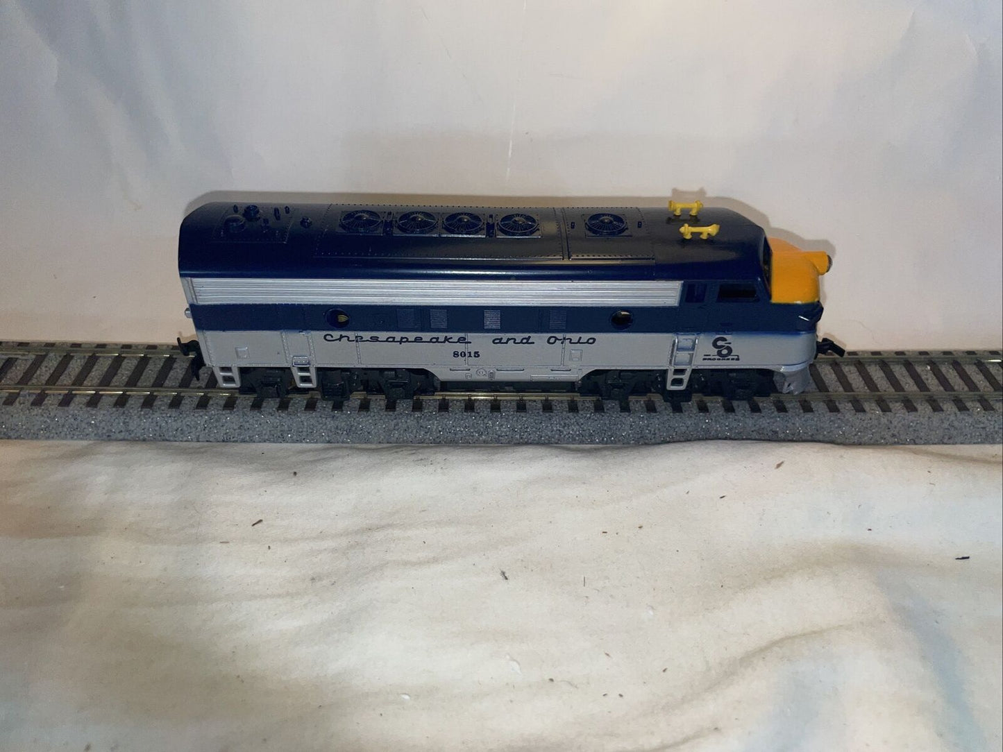 🚂 HO Scale TYCO Chesapeake and Ohio F7A #8015 TESTED! C-7 Excellent Runs Great!